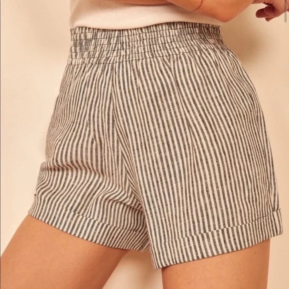 Reformation Nashville Linen Short in Vineyard